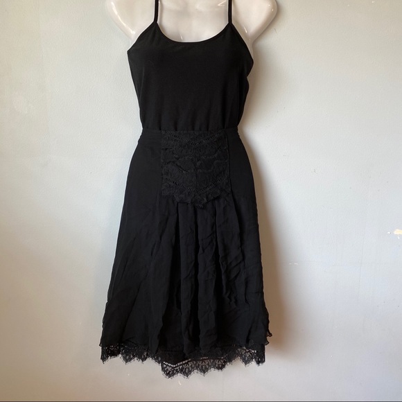 Tristan Lace Skirt - Picture 3 of 11